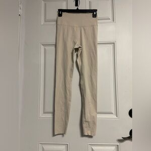 T30- H&M SPORT Beige SHAPING Leggings